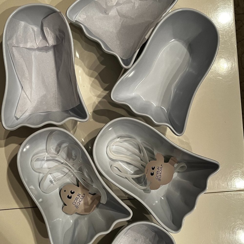 Ghost Themed Salad, Cereal, and‎ Snack Bowls New Melamine (Set of SIX)